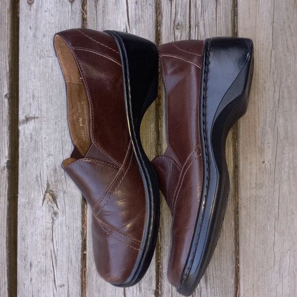 Clarks Vintage Comfortable Quality Leather Clog Size8.5M Brazil Very Good Cond. - Picture 1 of 9